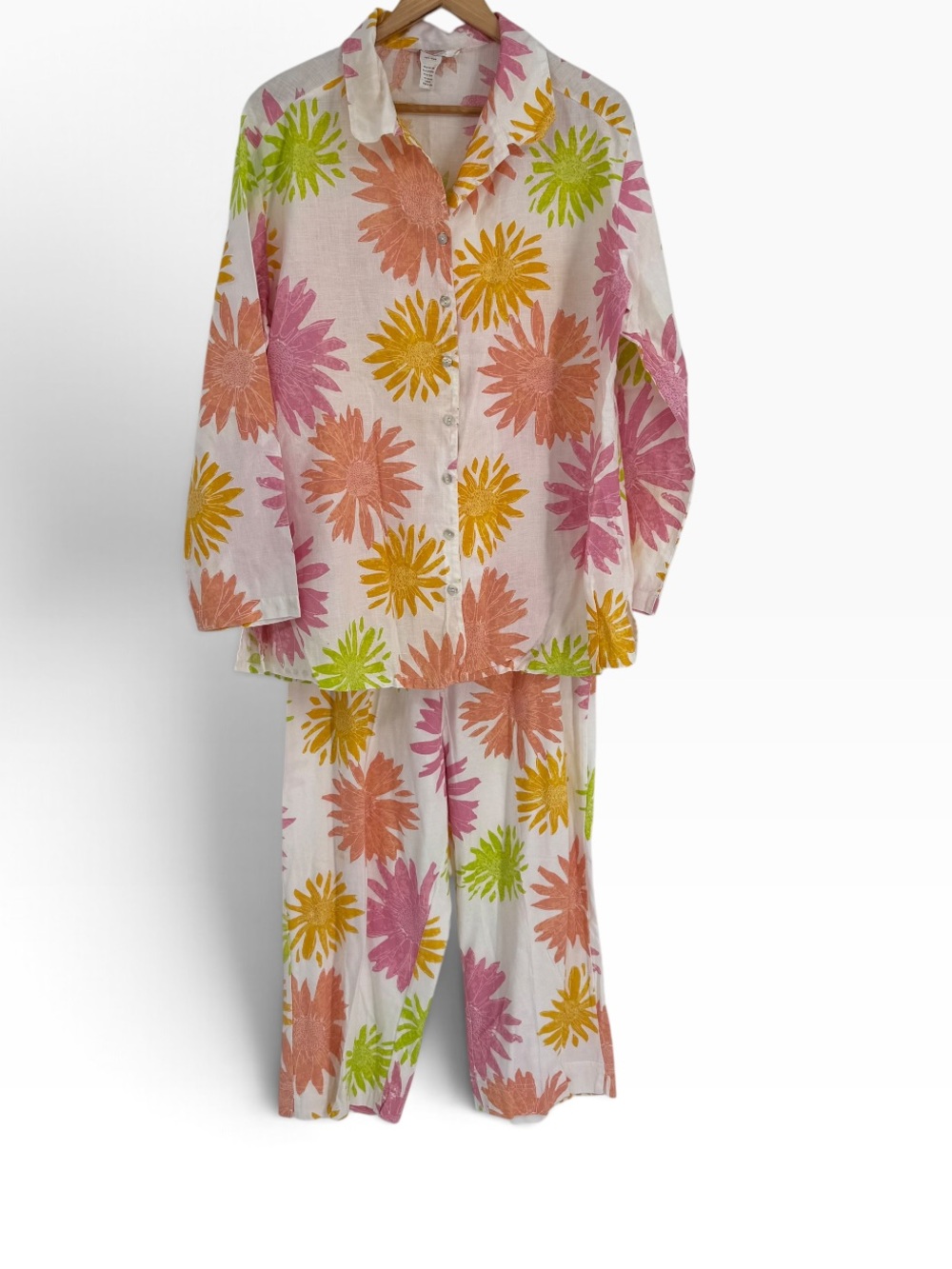 Fresh Produce Pant Set Blouse/Capris Bright Floral Size Large Button Up Grandma